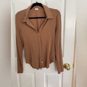 Aritzia button down shirt